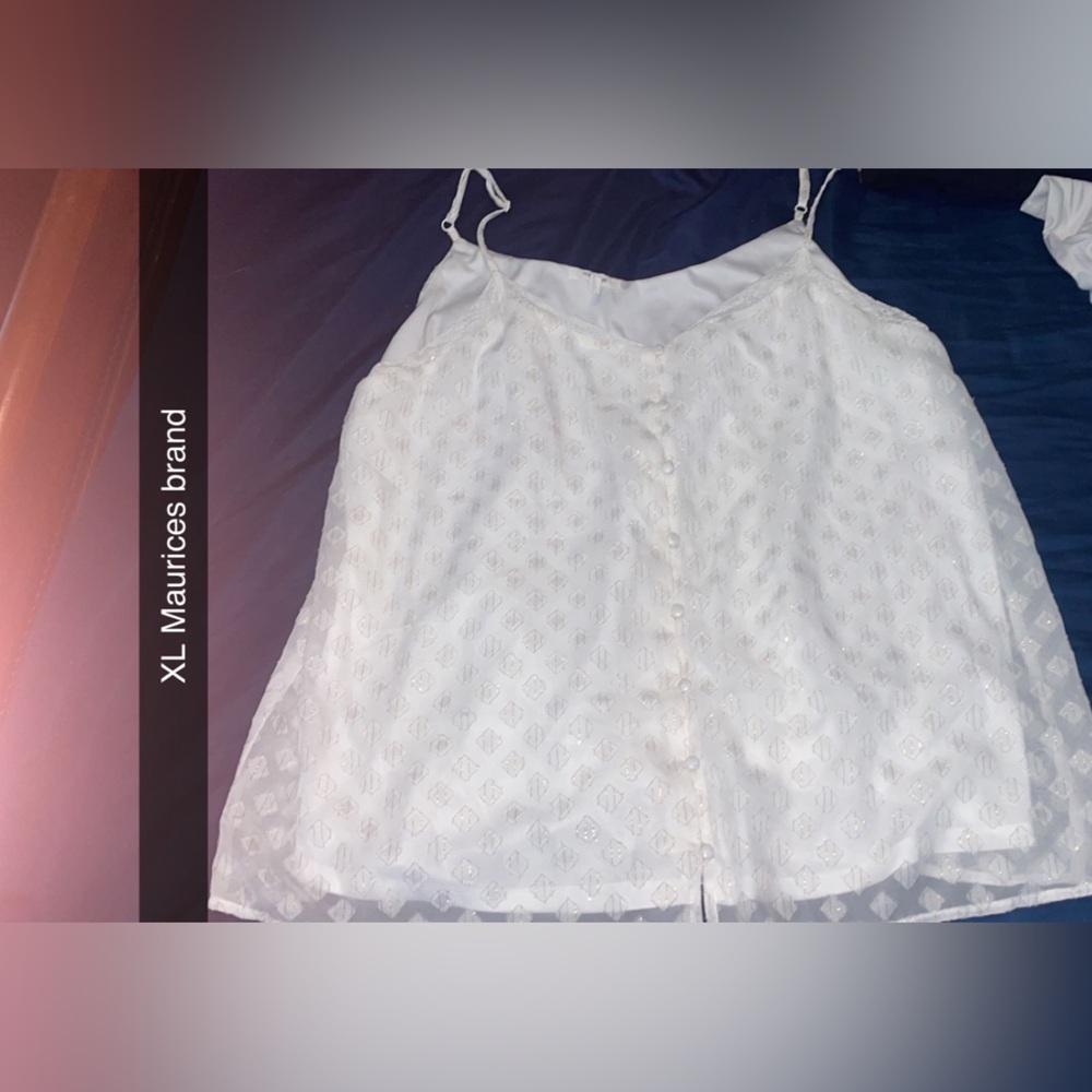 XL Maurice’s top